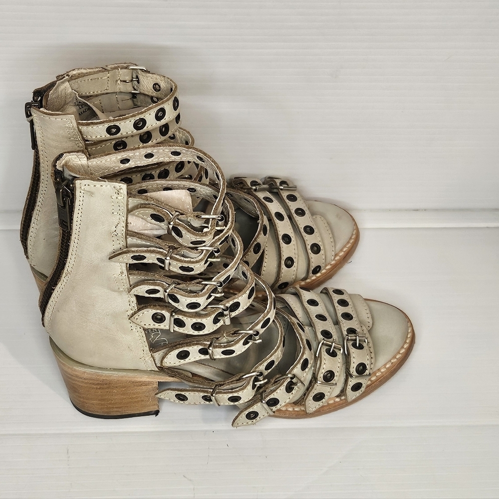 Freebird by Steven Casandra Gray Studded Multistrap Leather Sandals Size 6 - Picture 5 of 11